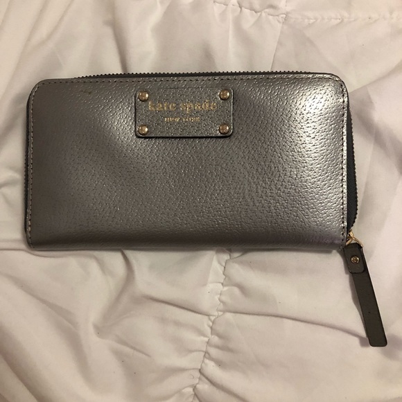 Gently used Kate spade wallet! - Picture 2 of 5